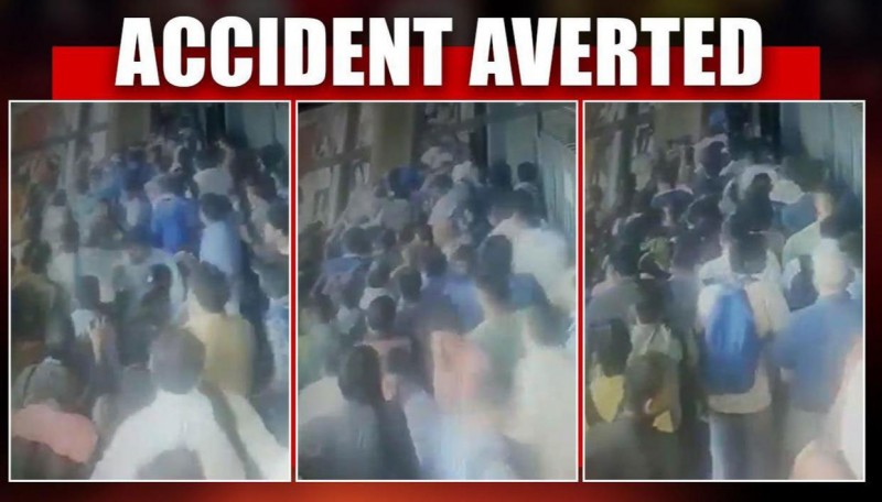 3-SUDDEN-REVERSAL-INJURES-ESCALATOR-RIDERS-IN-MUMBAI