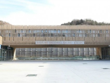 敢為人先|實拍國內(nèi)首個軌交斜梯項目