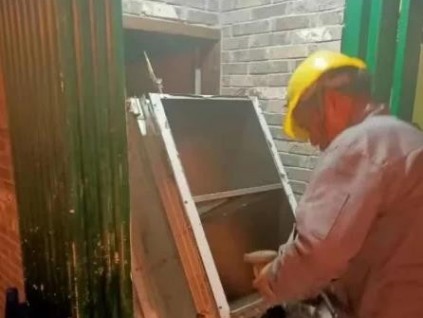 上海市市場(chǎng)監(jiān)管局:使用未經(jīng)監(jiān)檢雜物梯，餐廳被罰15萬！雜物梯拆除！