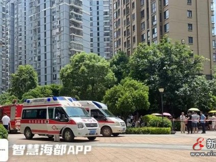 又是電動車！4歲的女孩和14歲的男孩被送進ICU！21樓上電梯室內(nèi)充電起火....