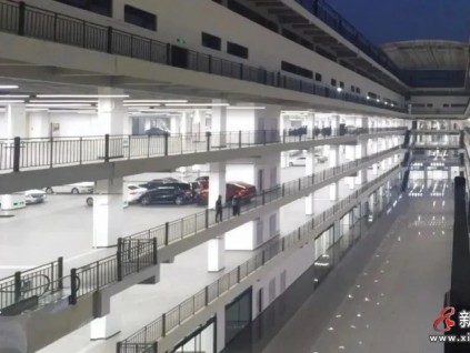 龍騰西北大地 巨龍電梯助力汽車(chē)“航母”暢行