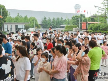 童心飛揚(yáng) 歡樂(lè)巨人——巨人集團(tuán)迎六一親子活動(dòng)