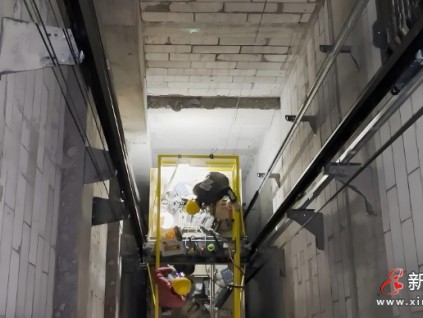 湖北武漢一名維保員在電梯維護保養(yǎng)時高處墜落身亡