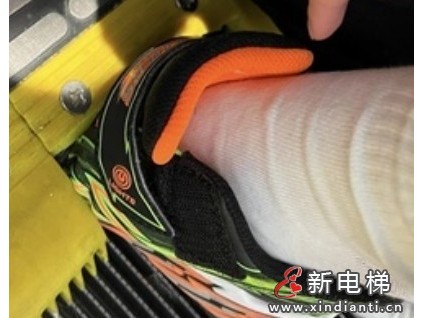 香港將軍澳扶手電梯夾男童腳后續(xù)，男童父親質(zhì)疑電梯出問(wèn)題