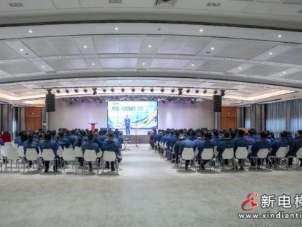 龍騰蛇舞迎新春 砥礪前行邁新程——巨龍電梯2025年迎春大會