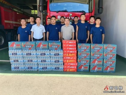 申龍電梯走進消防隊 夏日送清涼