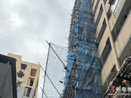 南京市鼓樓區(qū)首個(gè)老舊小區(qū)異型加裝電梯 總高27.7米刷新新高度！