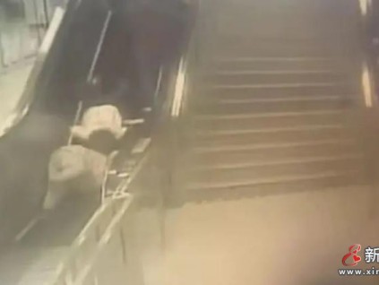 上海一好心人電梯上攙扶卻成被告 索賠5萬法院判決免責(zé)！