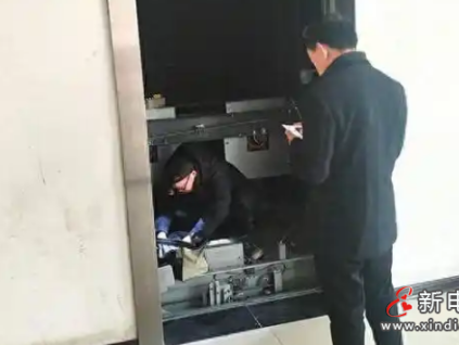 山西太原網(wǎng)格員高效搶修故障電梯 守護(hù)群眾安全出行