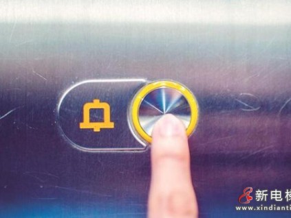 電梯緊急報警裝置長期失靈 江蘇南通電梯維?！白哌^場”