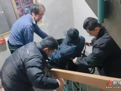 北京通州西上園社區(qū)：電梯換新遇“出行難”，暖心服務解民憂