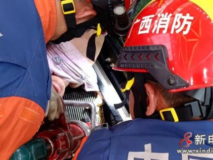 廣西南寧商場扶梯卡手事故：8歲女孩獲救送醫(yī)